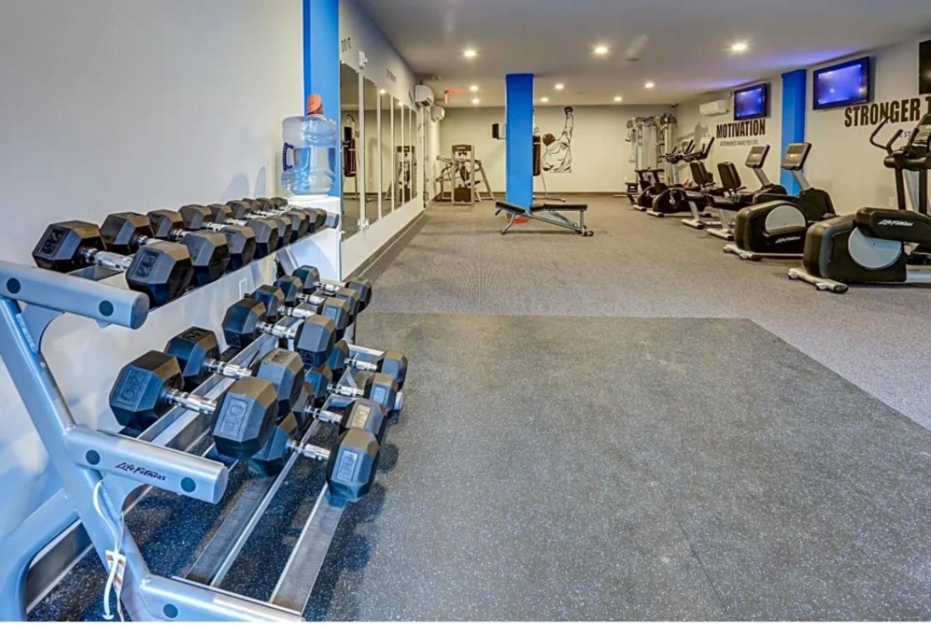 High-end 1br W Rooftop Amenities Philadelphia