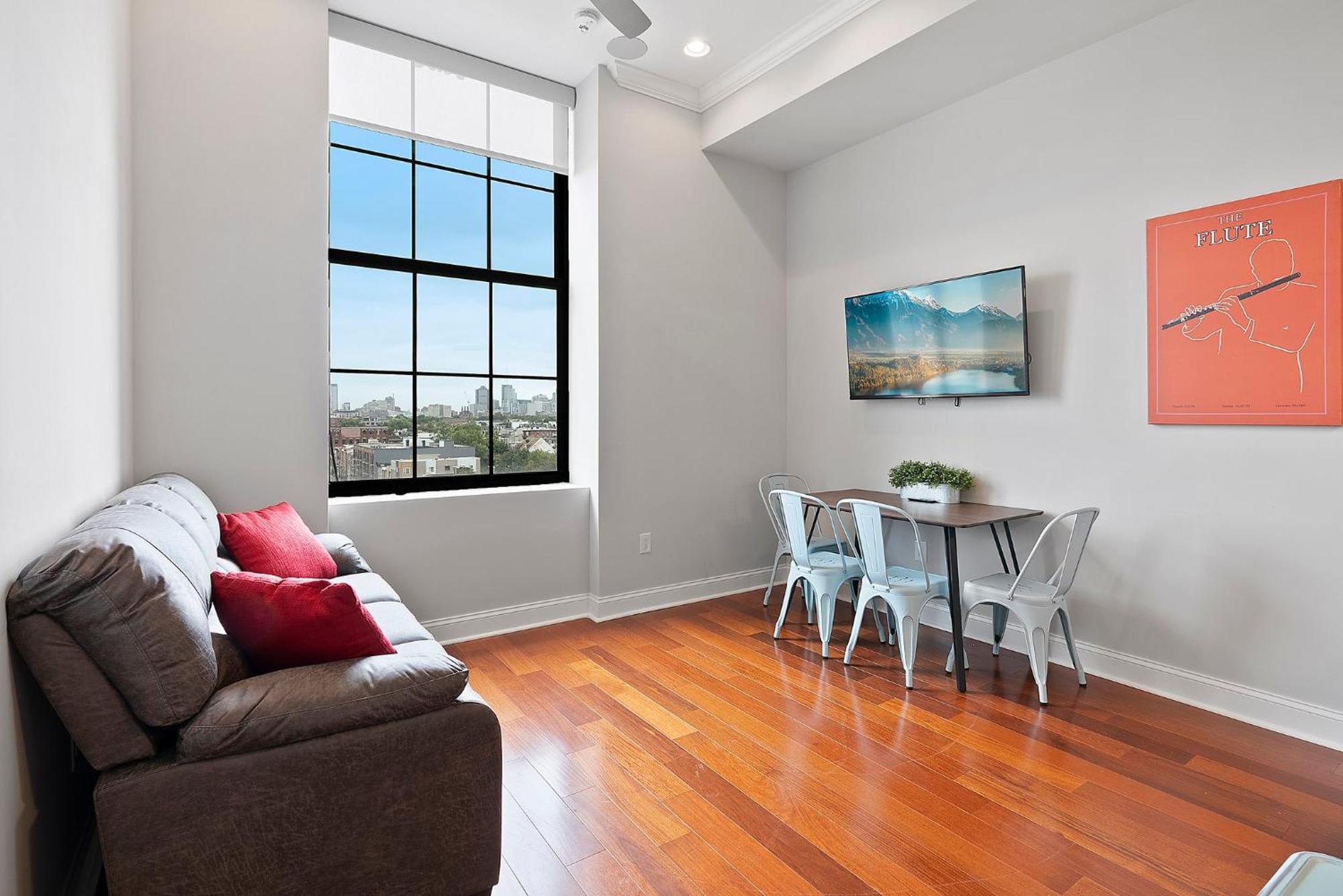 High-end 1br W Rooftop Amenities Apartment Philadelphia