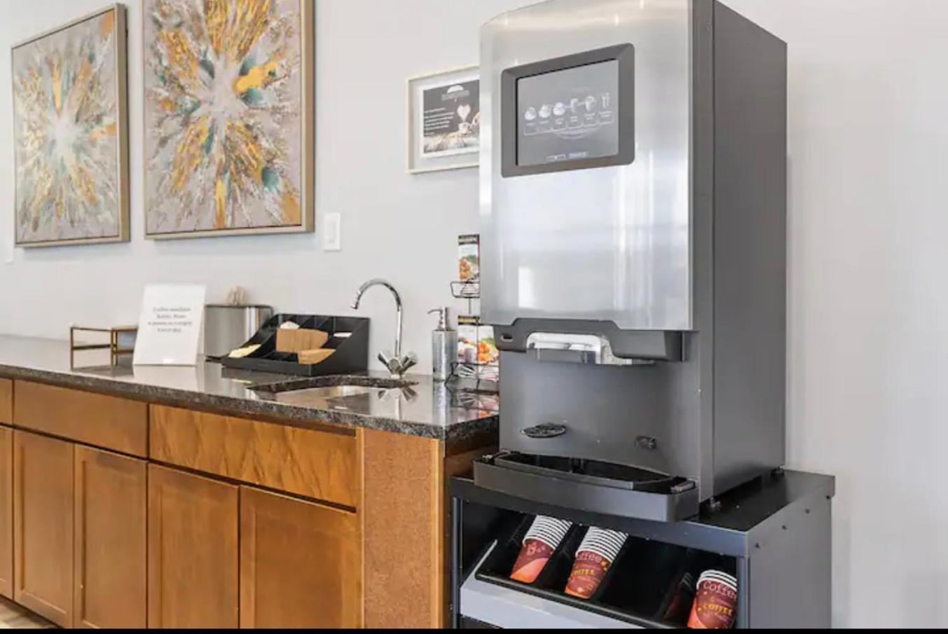 Apartment High-end 1br W Rooftop Amenities Philadelphia