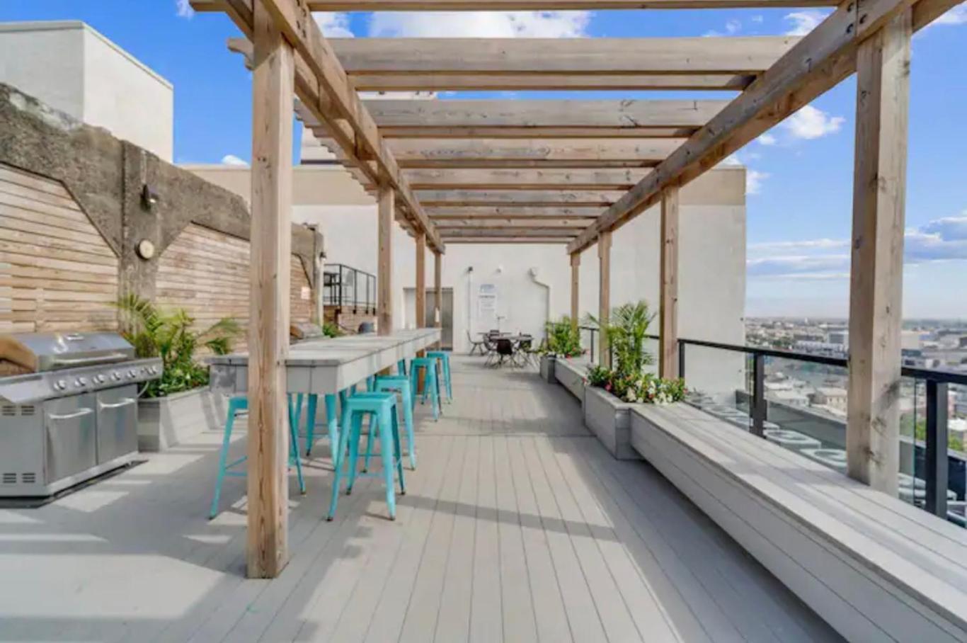 High-end 1br W Rooftop Amenities