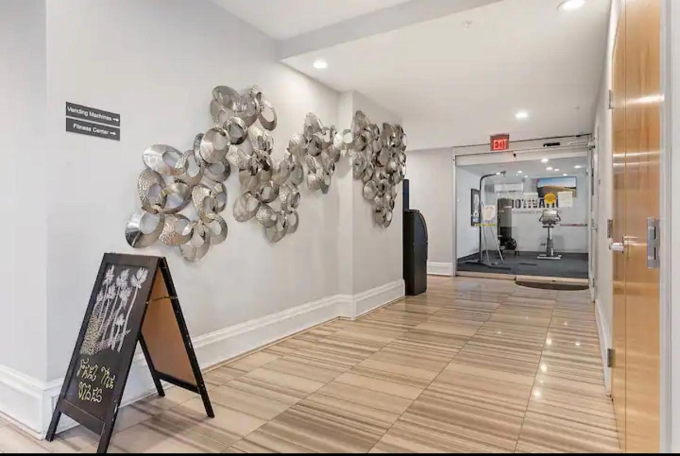 High-end 1br W Rooftop Amenities