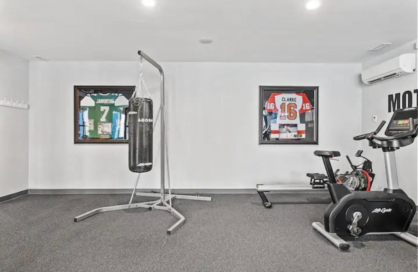 High-end 1br W Rooftop Amenities Apartment