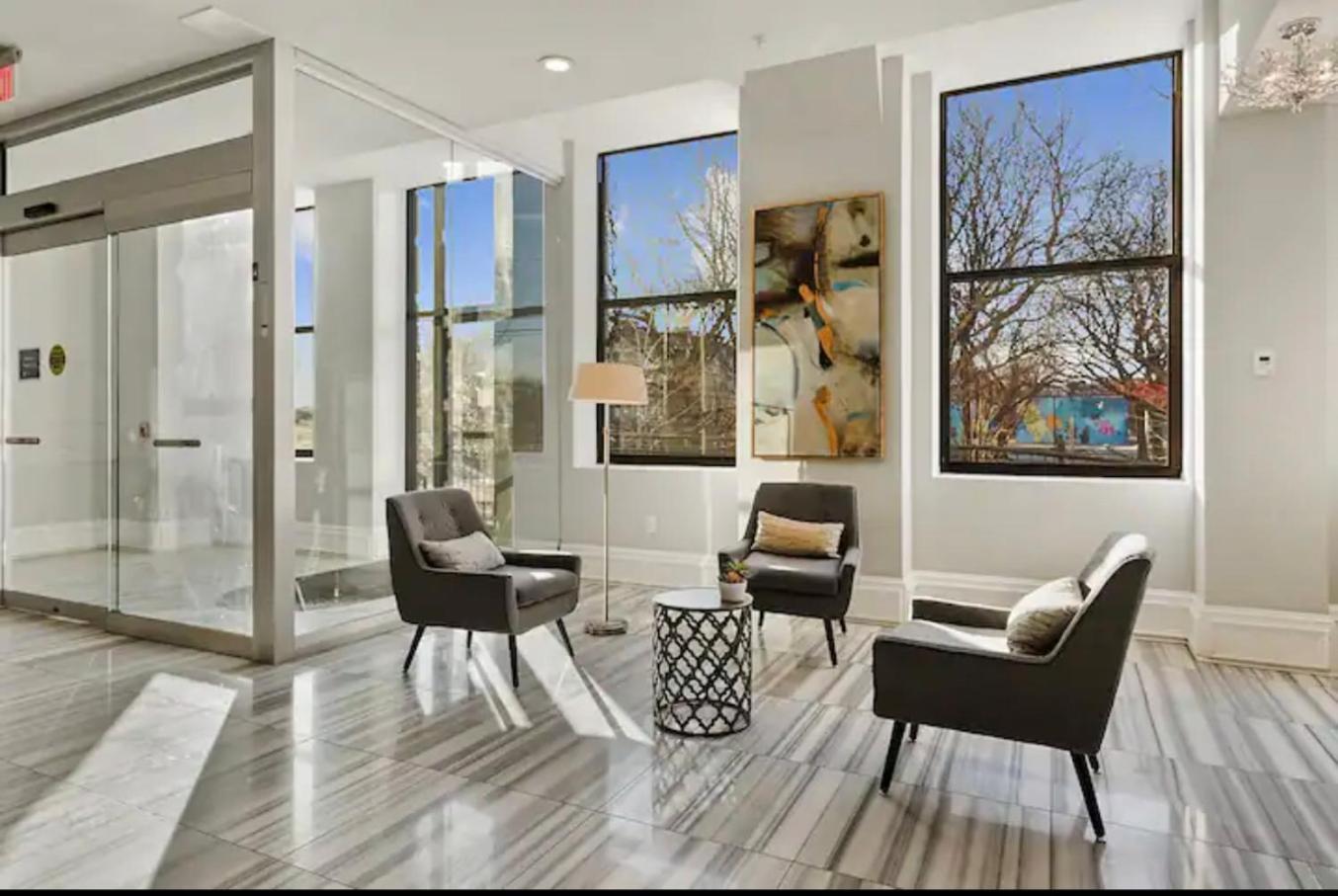 High-end 1br W Rooftop Amenities Apartment